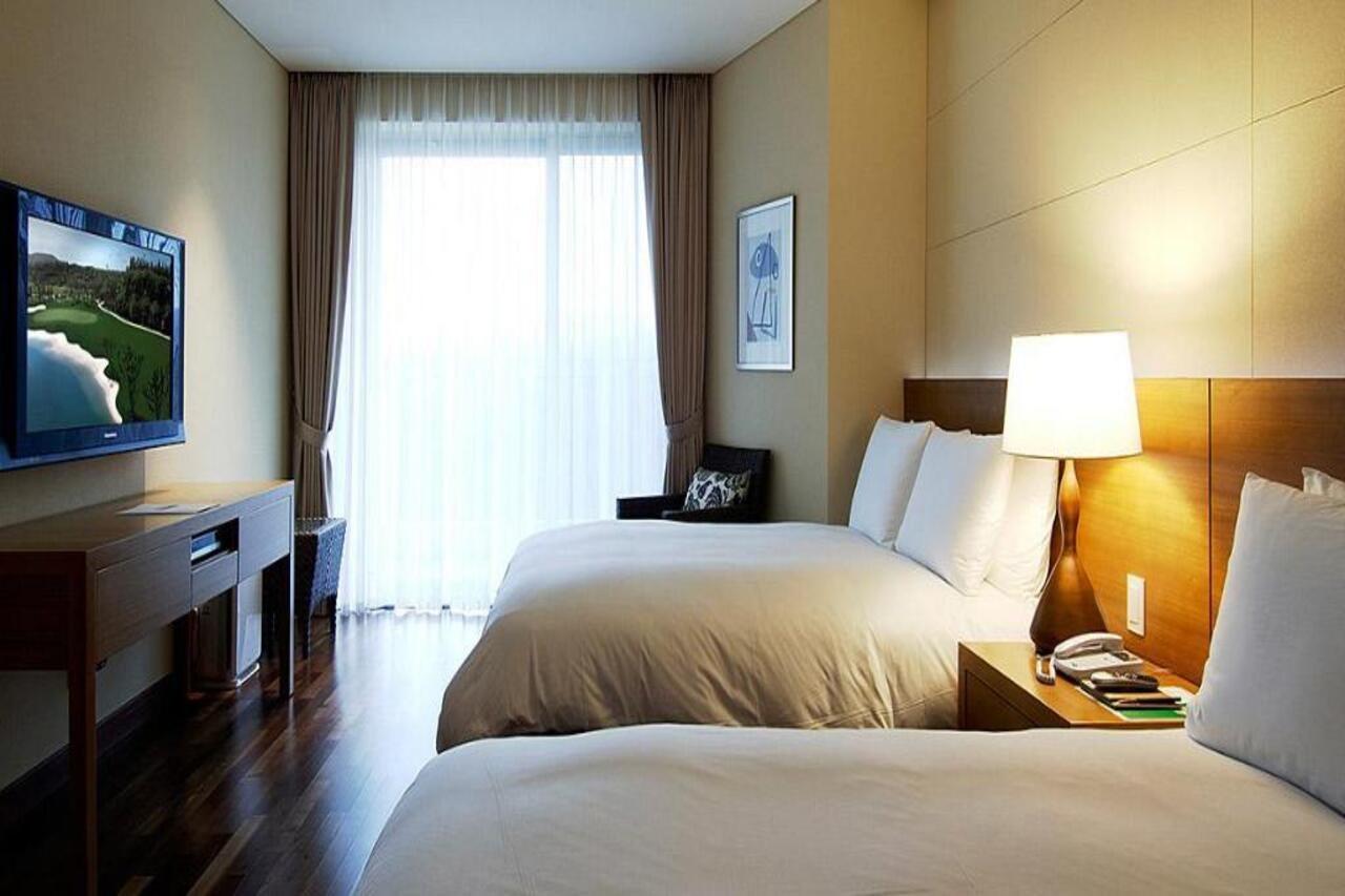 Mercure Ambassador Jeju Seogwipo Eksteriør bilde