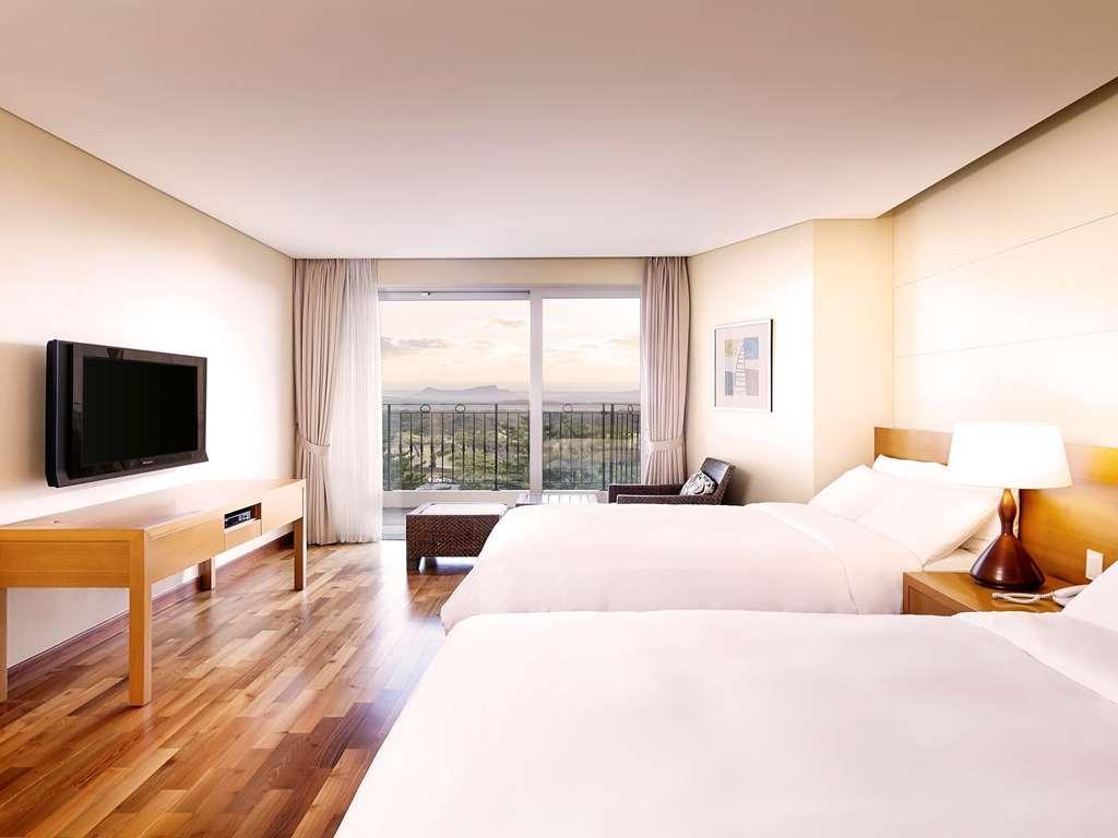 Mercure Ambassador Jeju Seogwipo Eksteriør bilde